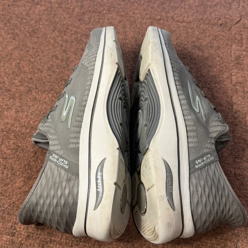 B- Skechers Mens Slip-ins GO WALK Arch Fit Taupe Sneakers 216601 TPE Size 12 gym